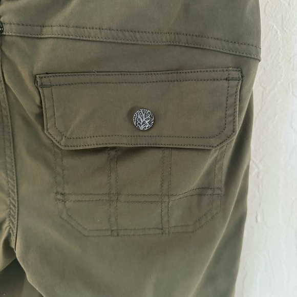 PRANA Halle Hiking Long Shorts Slate Green Olive Stretch Quick Dry Size 0 - Picture 9 of 13